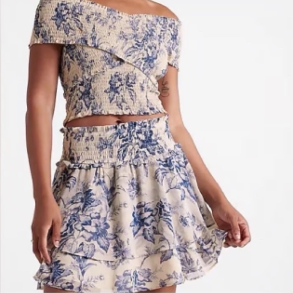 Express Floral Tiered Skirt Size L
